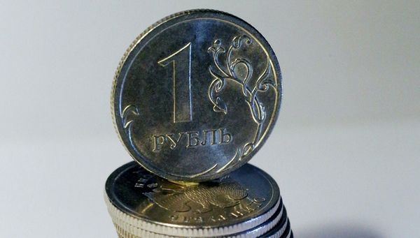   Курс рубля в сентябре: Доллар  по 67, а евро по 74?