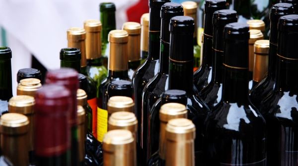 «Ъ»: новые ограничения на продажу алкоголя могут ввести в России