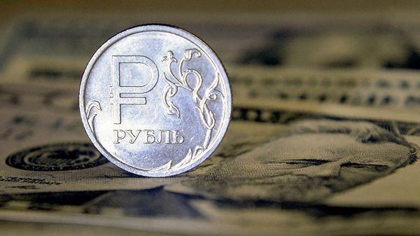    Курс рубля ждет поддержки от ЕЦБ больше чем от нефти